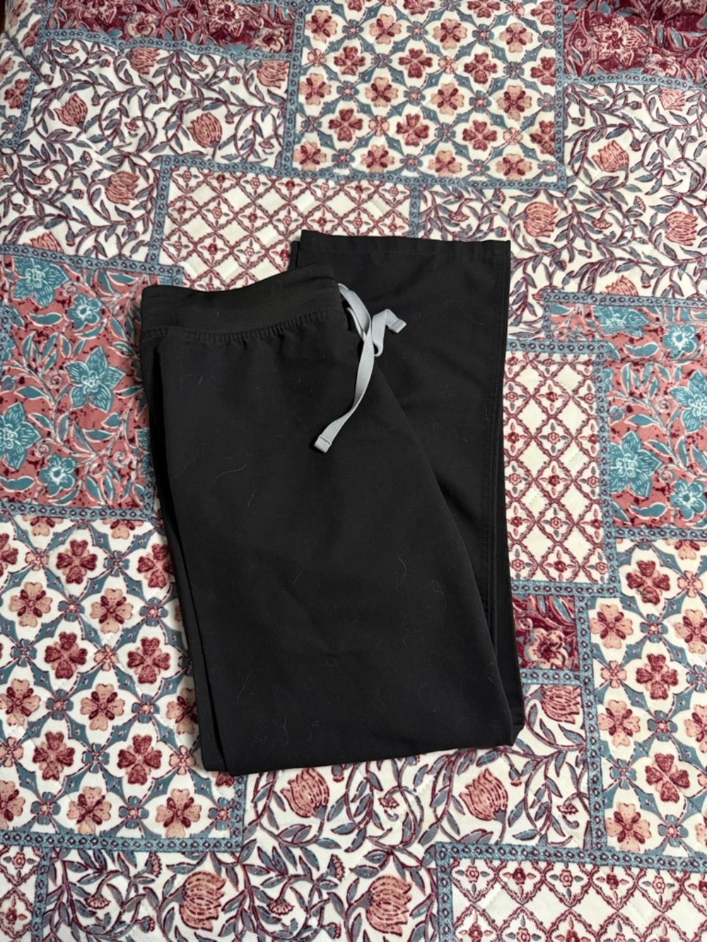 Figs Black Livingston Scrub Pants Petite